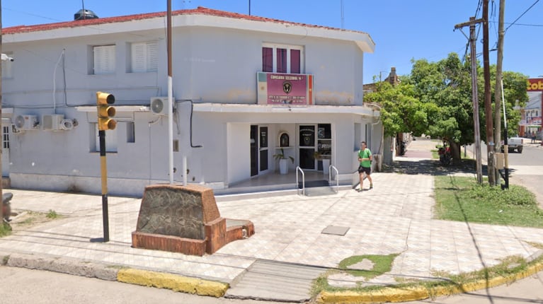 La mujer murió cuando salió del sanatorio de La Banda. (Foto: Google Street View)