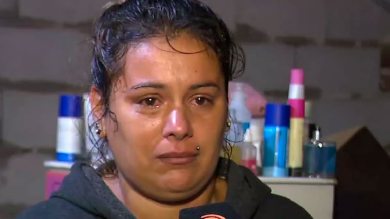 La mujer no pudo contener las lágrimas al contar el desolador escenario.