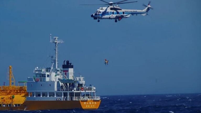 La mujer permaneció 37 horas a la deriva en el océano Pacífico.