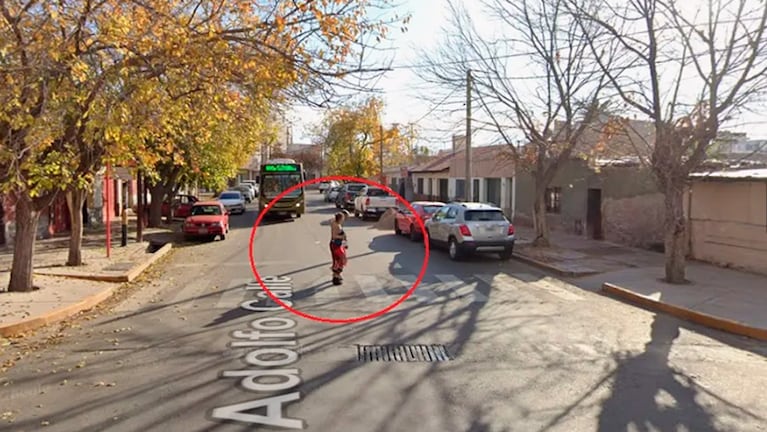 La mujer quedó registrada en Google Street View cuando debía cumplir arresto domiciliario.