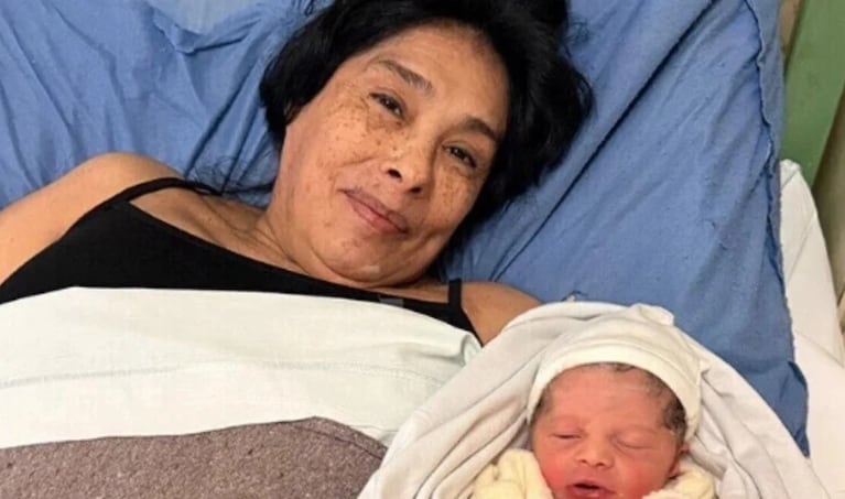 La mujer se recupera luego de dar a luz en San Nicolás.