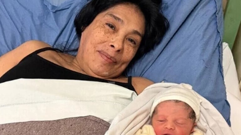 La mujer se recupera luego de dar a luz en San Nicolás.
