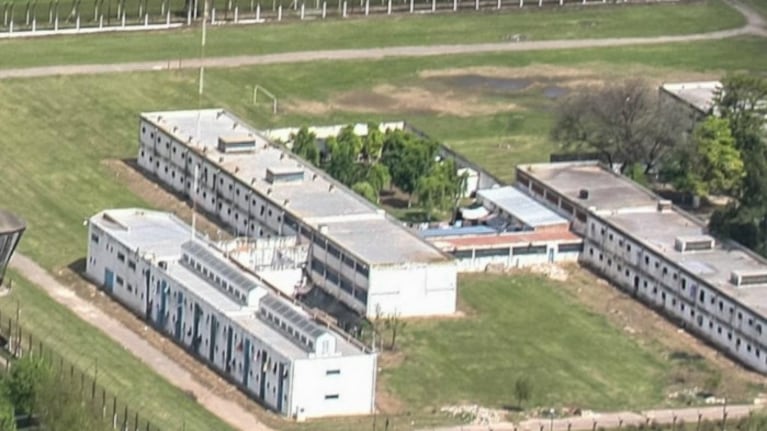La mujer terminó detenida por llevar "narcopapas".