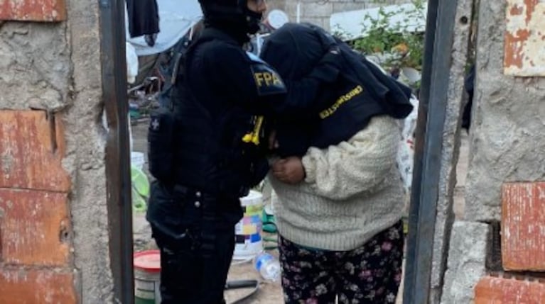 La mujer vendía droga desde barrio El Chaparral.