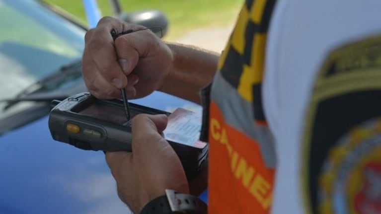 La multa que Policía Caminera “perdonará” una única vez a los turistas