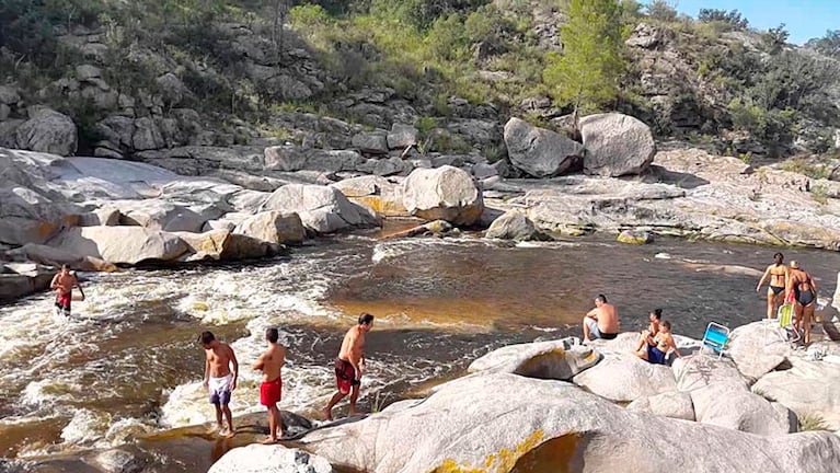 La municipalidad de Cabalango no permite parlantes en el río. 