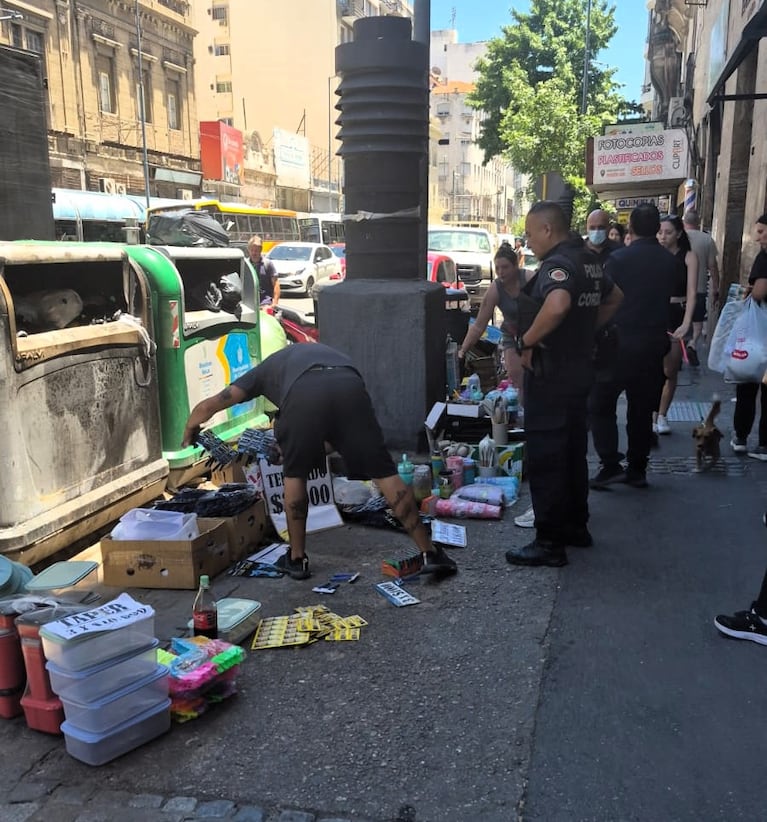 La Municipalidad desarticuló puestos de venta de pirotecnia ilegal.