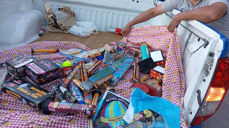 La Municipalidad desarticuló puestos de venta de pirotecnia ilegal.