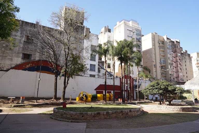 La Municipalidad implementará un jardín vertical en una plaza de Córdoba.