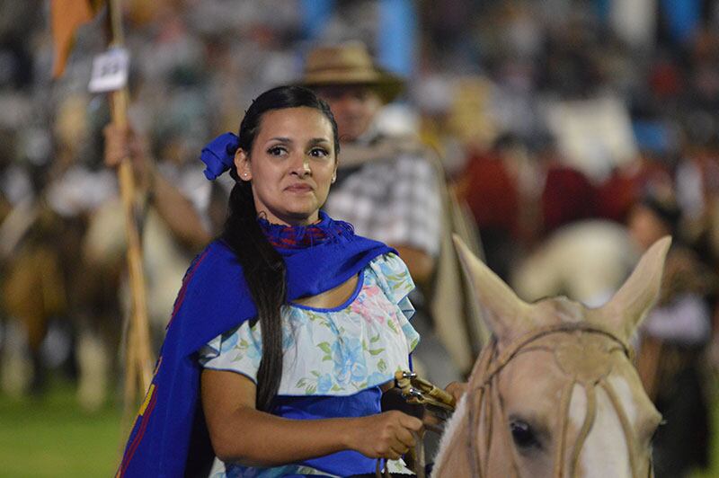 La música y los gauchos, grandes protagonistas de la noche. Foto: Lucio Casalla / ElDoce.tv