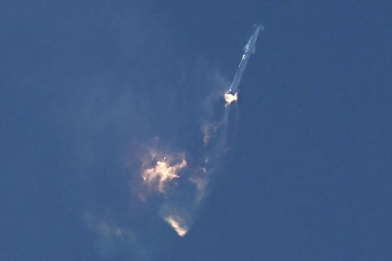 La nave espacial en el momento de la falla que la hizo explotar.