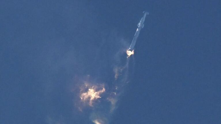 La nave espacial en el momento de la falla que la hizo explotar.