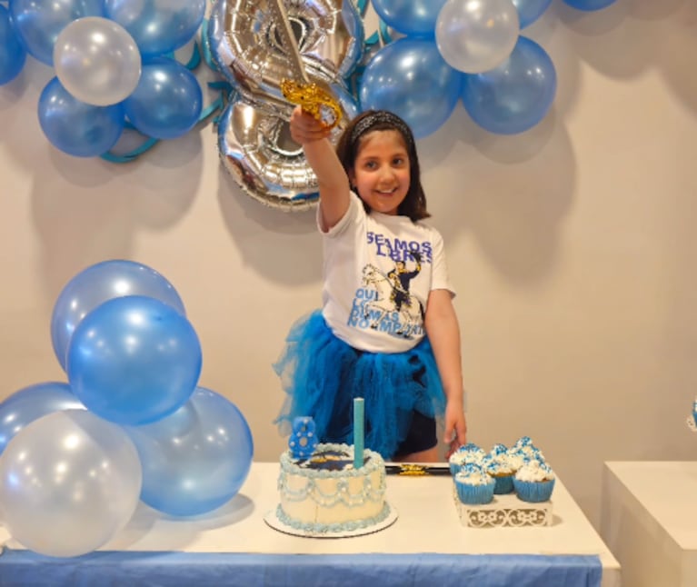 La nena celebró sus 8 años con la temática de San Martín.