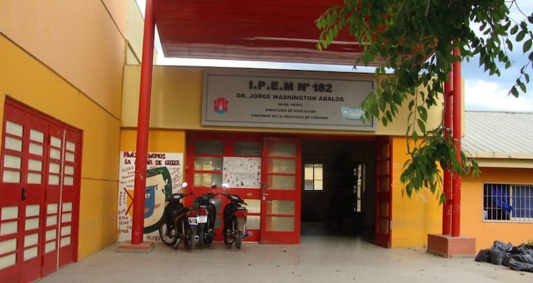 La nena fue atropellada cuando salía de la escuela.