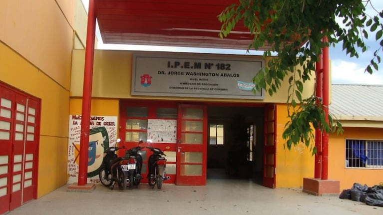 La nena fue atropellada cuando salía de la escuela.