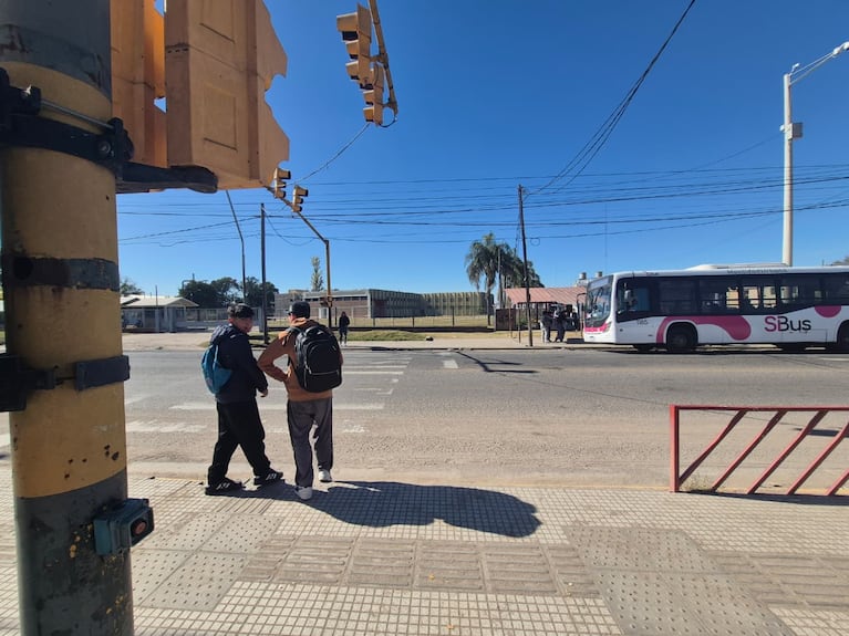 La nena fue embestida por  un Fiat Cronos frente a su escuela en barrio Guiñazú.