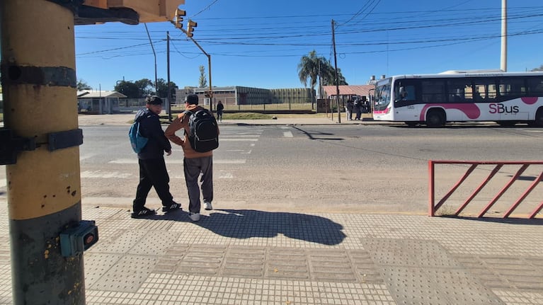 La nena fue embestida por un Fiat Cronos frente a su escuela en barrio Guiñazú.