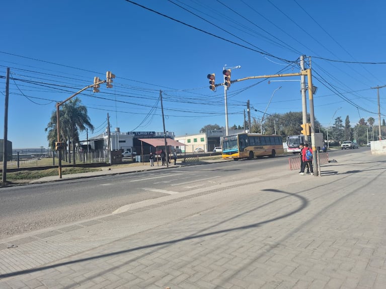 La nena fue embestida por  un Fiat Cronos frente a su escuela en barrio Guiñazú.