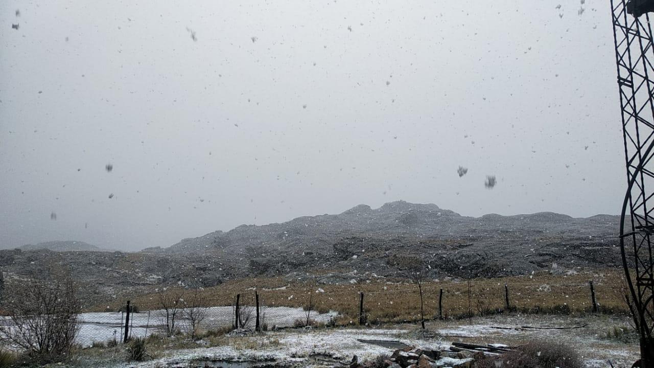 La nevada se sintió con intensidad en el Cerro Champaquí. Foto: Parador Los Soles.