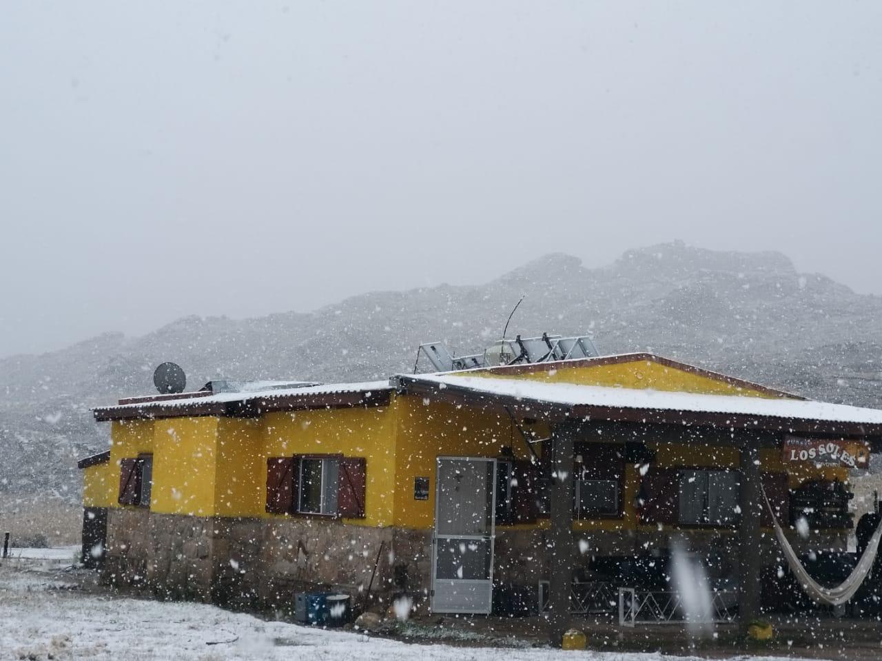 La nevada se sintió con intensidad en el Cerro Champaquí. Foto: Parador Los Soles.