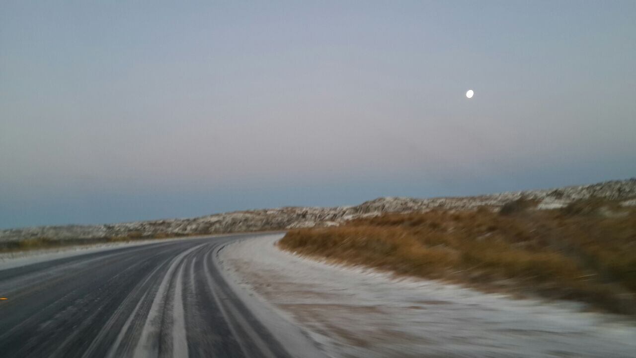 La nieve de hoy en el Camino a las Altas Cumbres. Foto: Sebastián Pfaffen. 