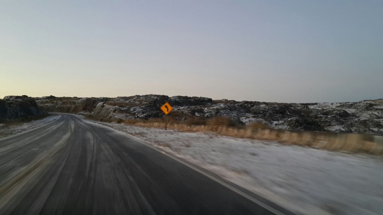 La nieve de hoy en el Camino a las Altas Cumbres. Foto: Sebastián Pfaffen. 