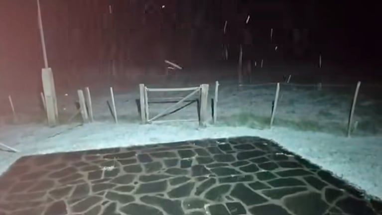 La nieve del viernes a la noche en La Carolina (San Luis).