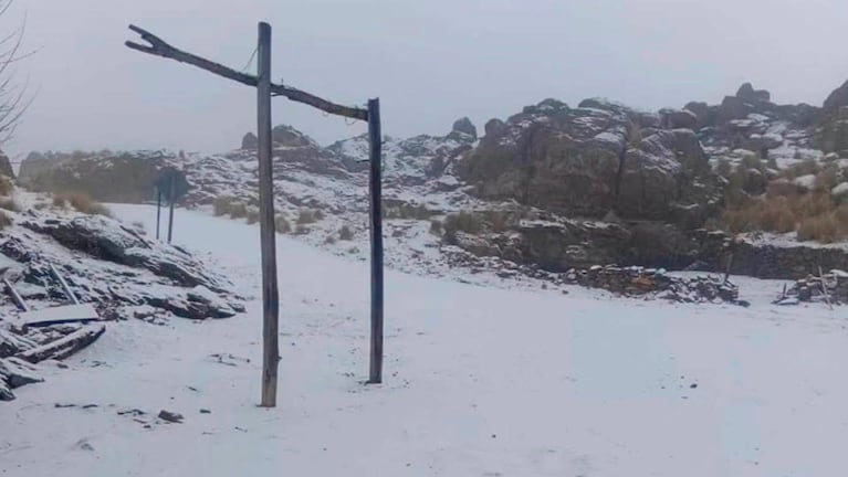 La nieve en el sector Tres Árboles en el cerro Champaquí. Foto: María Ignacia.