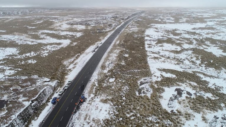 La nieve en las Altas Cumbres desde el drone de El Doce. Foto: Lucho Casalla/El Doce.