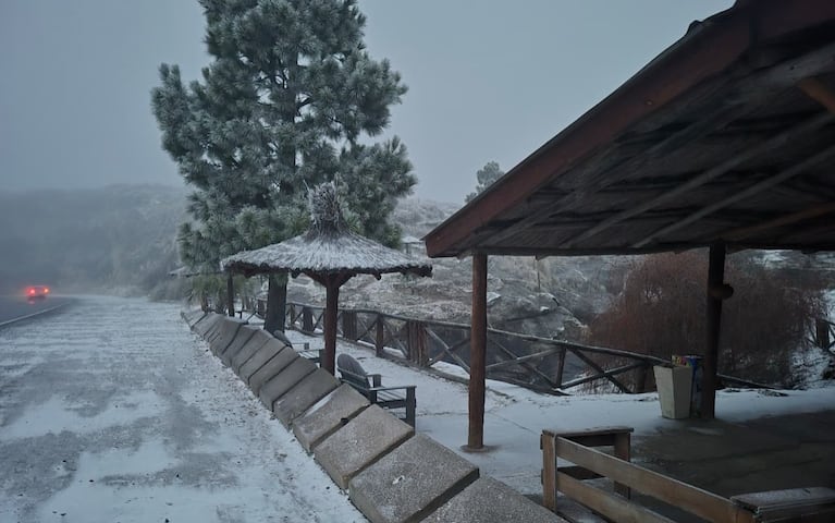 La nieve volvió a sorprender a los cordobeses. Foto: El Doce.