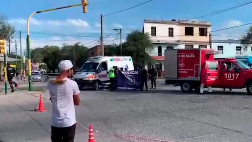 La niña fue arrollada por una camioneta F100.