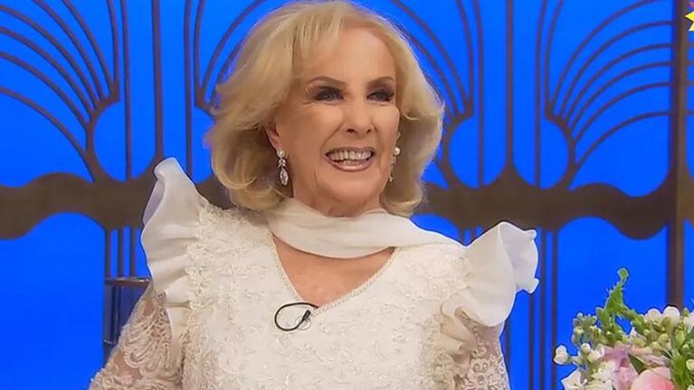 La Noche de Mirtha: el lujoso regalo que le hizo Moria Casán