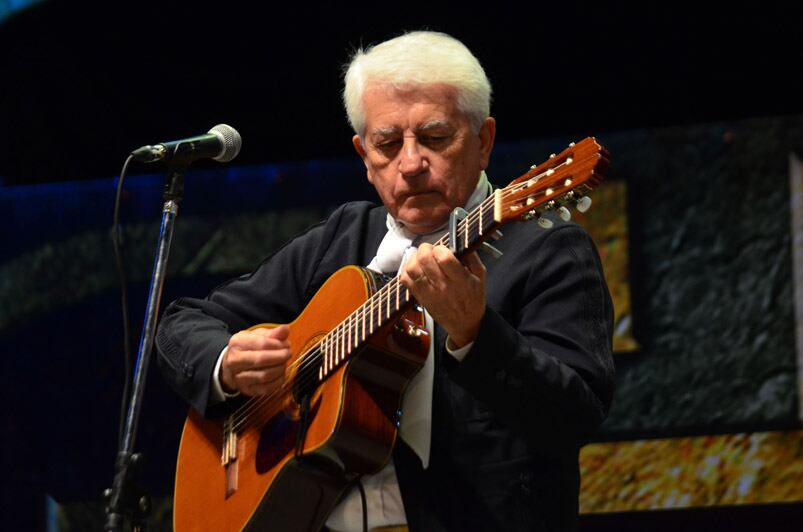 La noche del domingo fue de Los Manseros en Cosquín. Foto: Francesco Trombetta / ElDoce.tv.