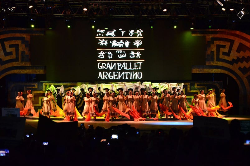 La noche del domingo fue de Los Manseros en Cosquín. Foto: Francesco Trombetta / ElDoce.tv.