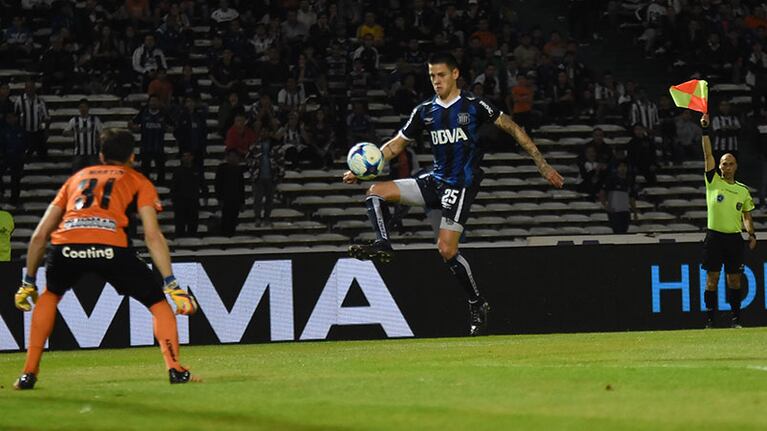 La noche no terminó bien para la T. Foto: Lucio Casalla / ElDoce.tv.