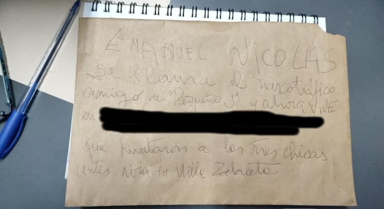 La nota que dejaron sobre Pequeño J.
