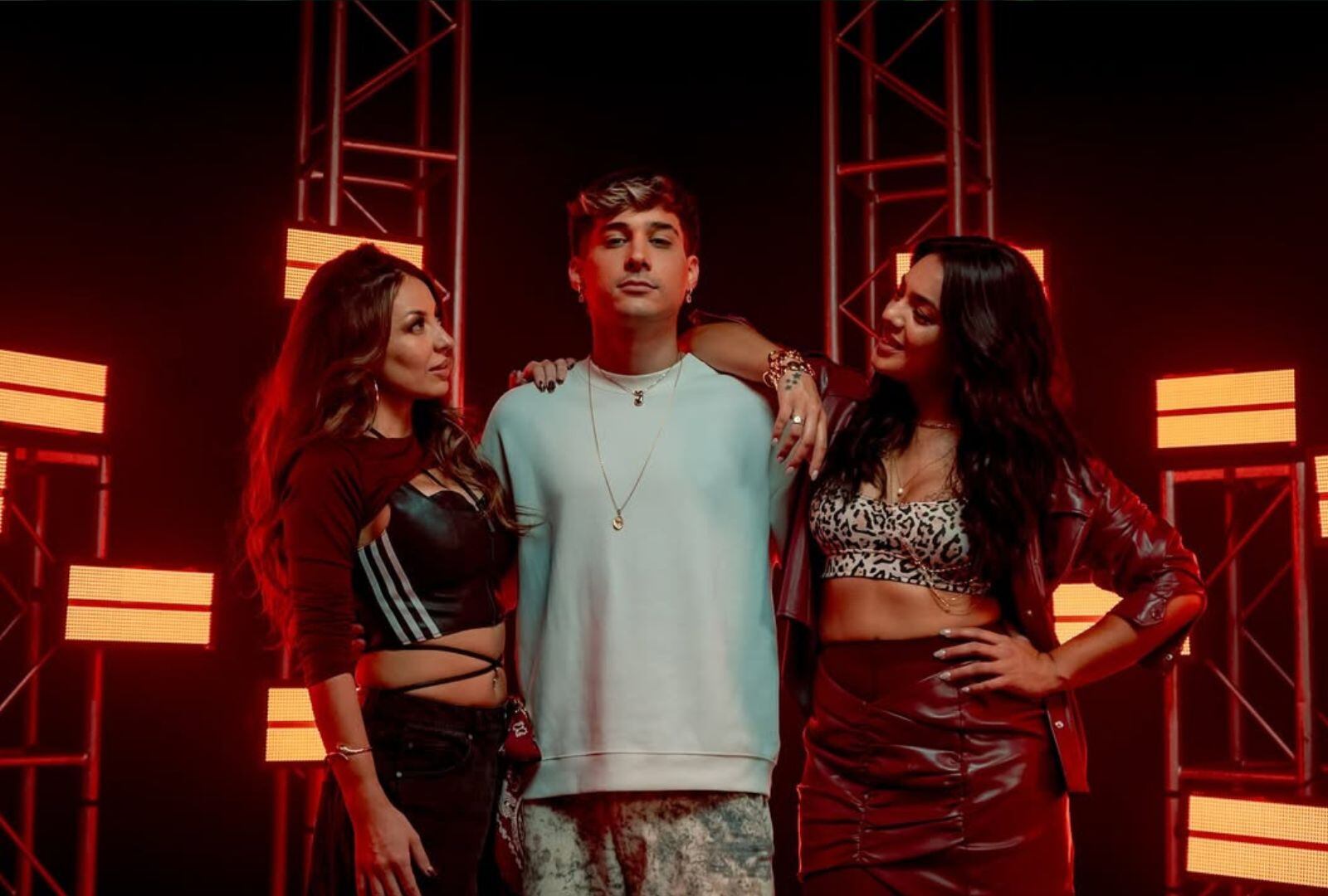 La nueva canción de DesaKTa2 junto a Ángela Leiva y Magui Olave.