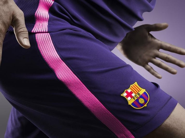 La nueva pilcha violeta de Messi y Mascherano en el Barcelona