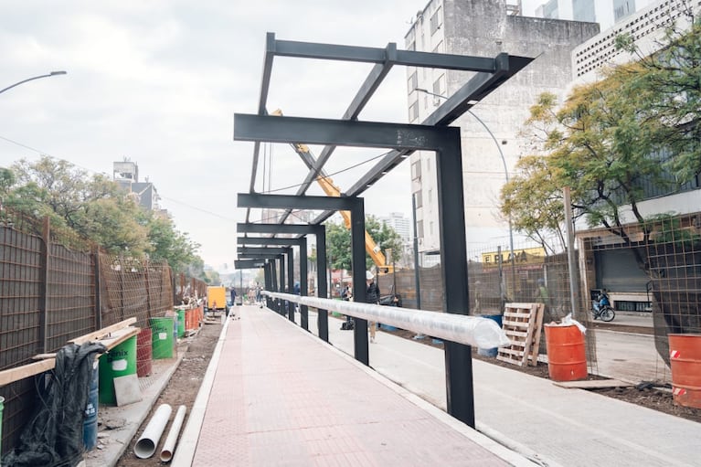 La obra sigue en avenida Maipú.