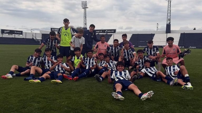 La octava de Talleres vapuleó 13 a 0 a Barracas Central.