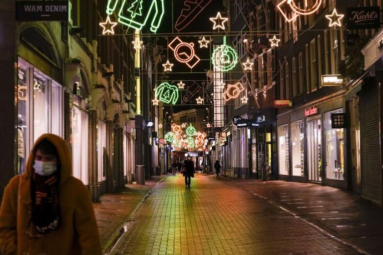 La OMS, sobre Navidad y Año Nuevo: "Es mejor cancelar que celebrar ahora y estar de luto más tarde"