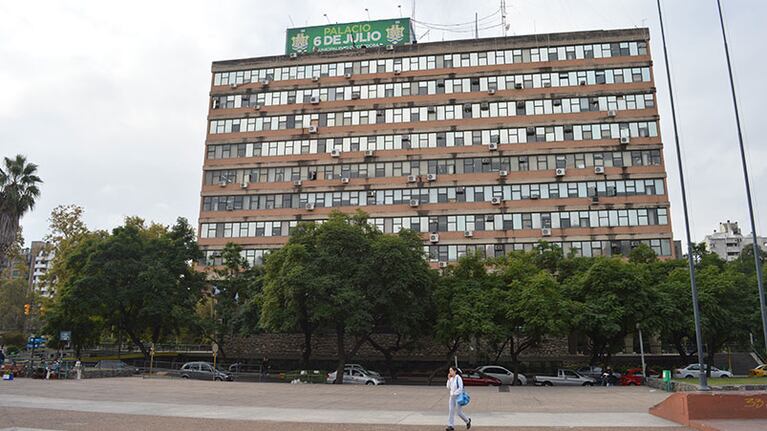 La oposición lanzó un petitorio para bajar los impuestos municipales