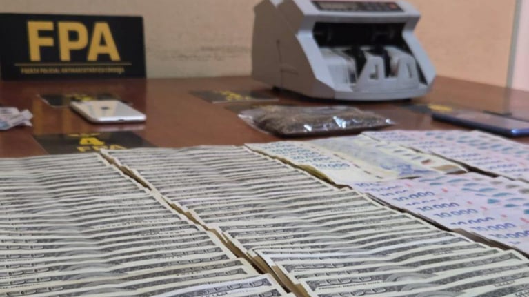 La organización utilizaba una contadora de billetes para las operaciones.