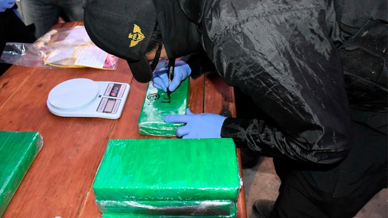 La organización vendía la droga a través de WhatsApp.