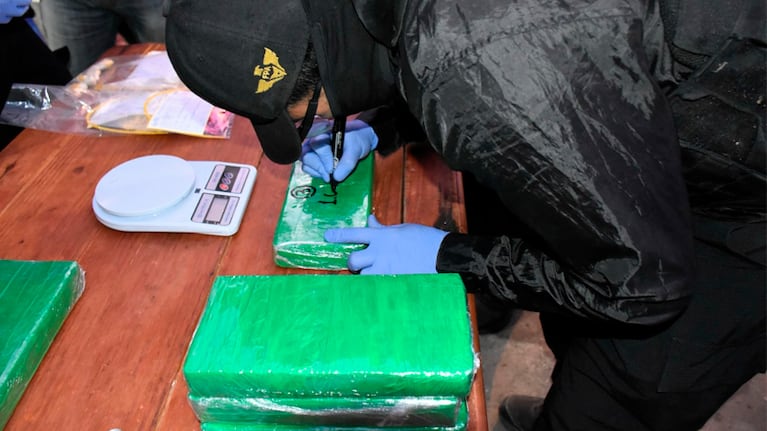 La organización vendía la droga a través de WhatsApp.
