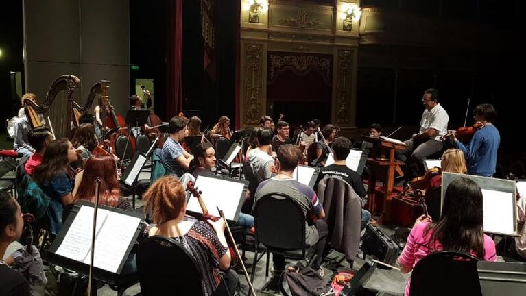 La Orquesta Académica Juvenil se presenta en el Libertador