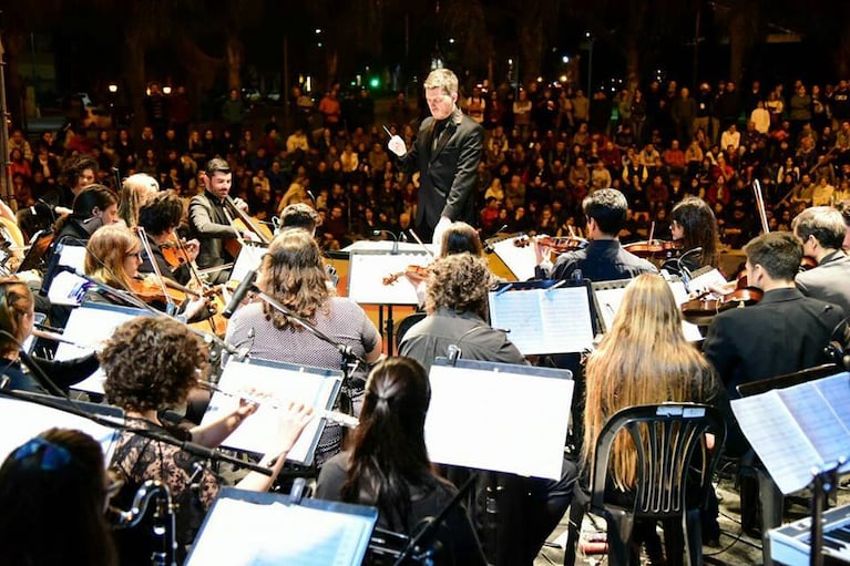 La orquesta tiene su lugar en el Teatro del Libertador.