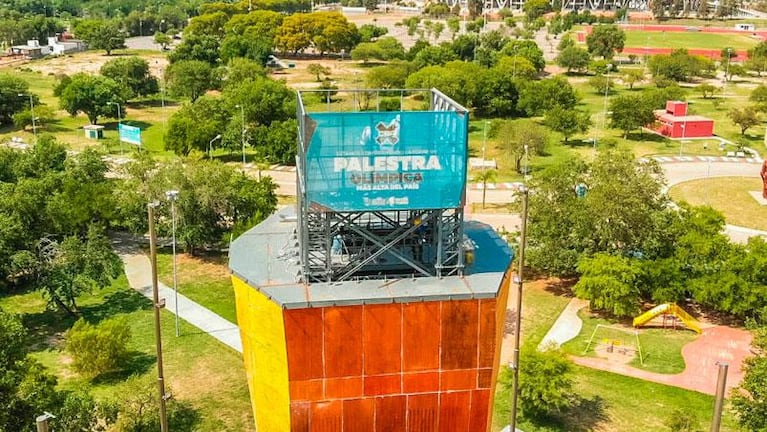 La palestra de escalada más alta del país está en el Parque del Kempes