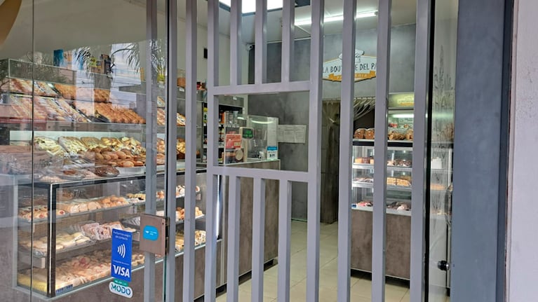 La panadería asaltada en barrio Cabañas del Pilar. Foto: Juan Pablo Lavisse / El Doce.