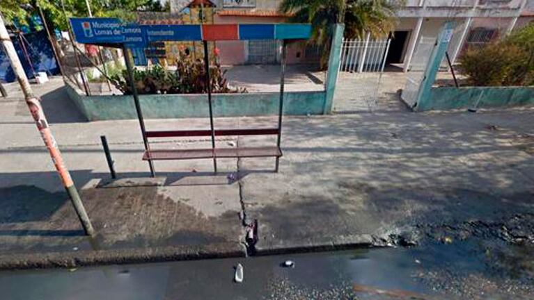 La parada del colectivo 532 en Ingeniero Budge donde fue el asesinato.